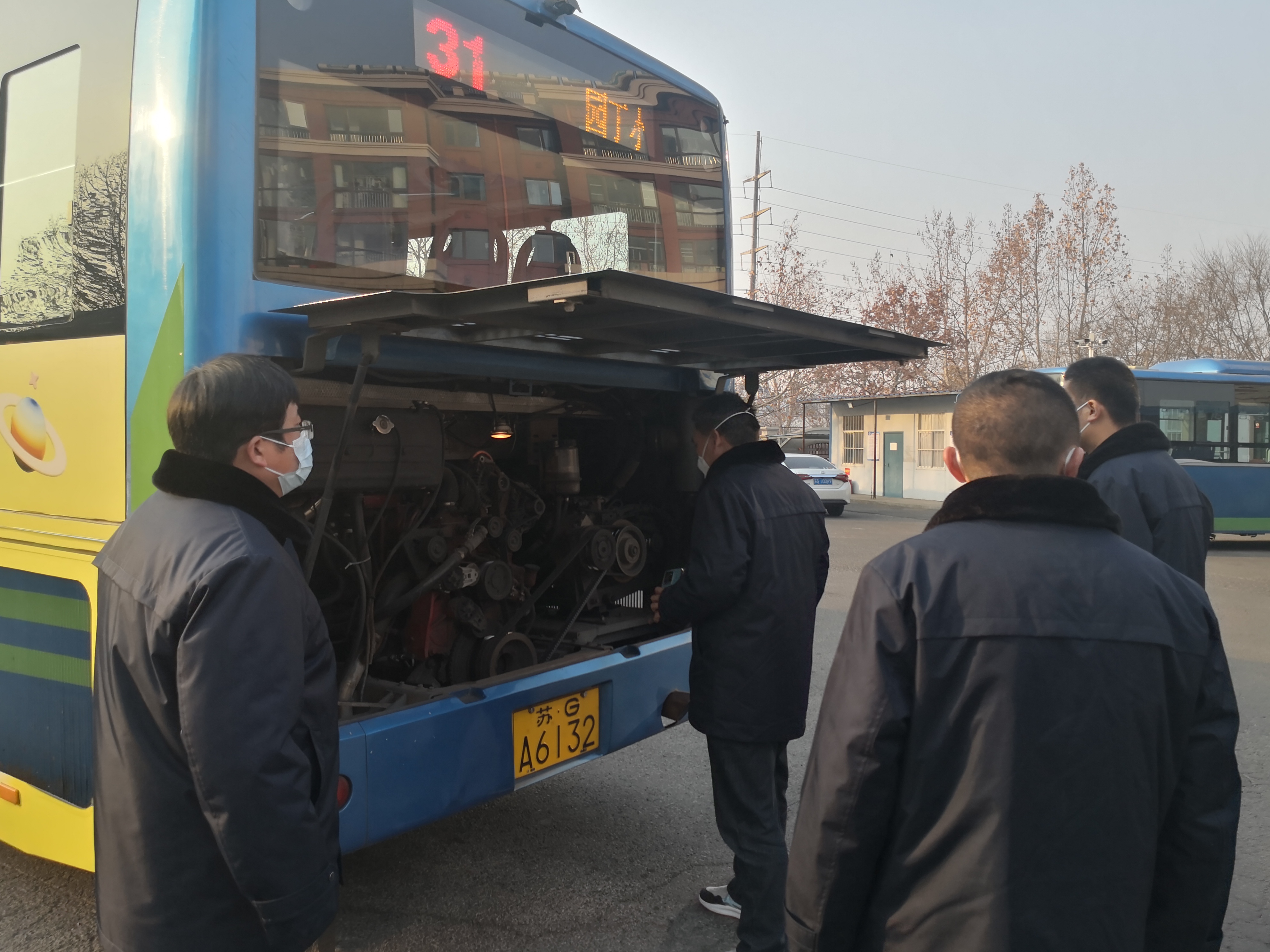 公交集團(tuán)公交事業(yè)二部開展春運前安全生產(chǎn)大檢查