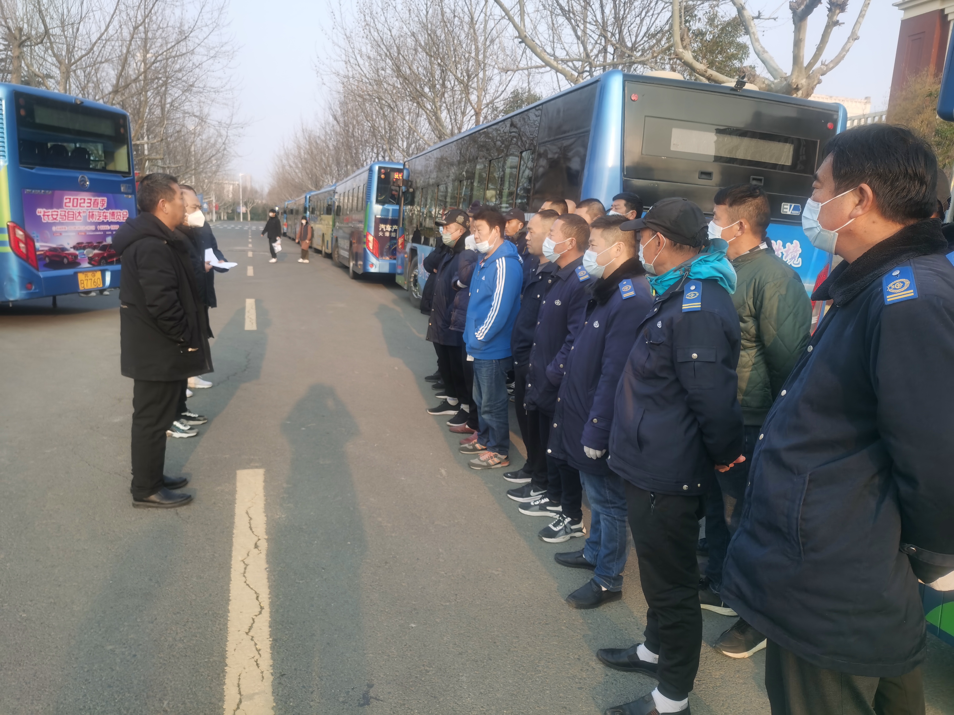 定制公交進(jìn)校園 護(hù)航學(xué)生出行路