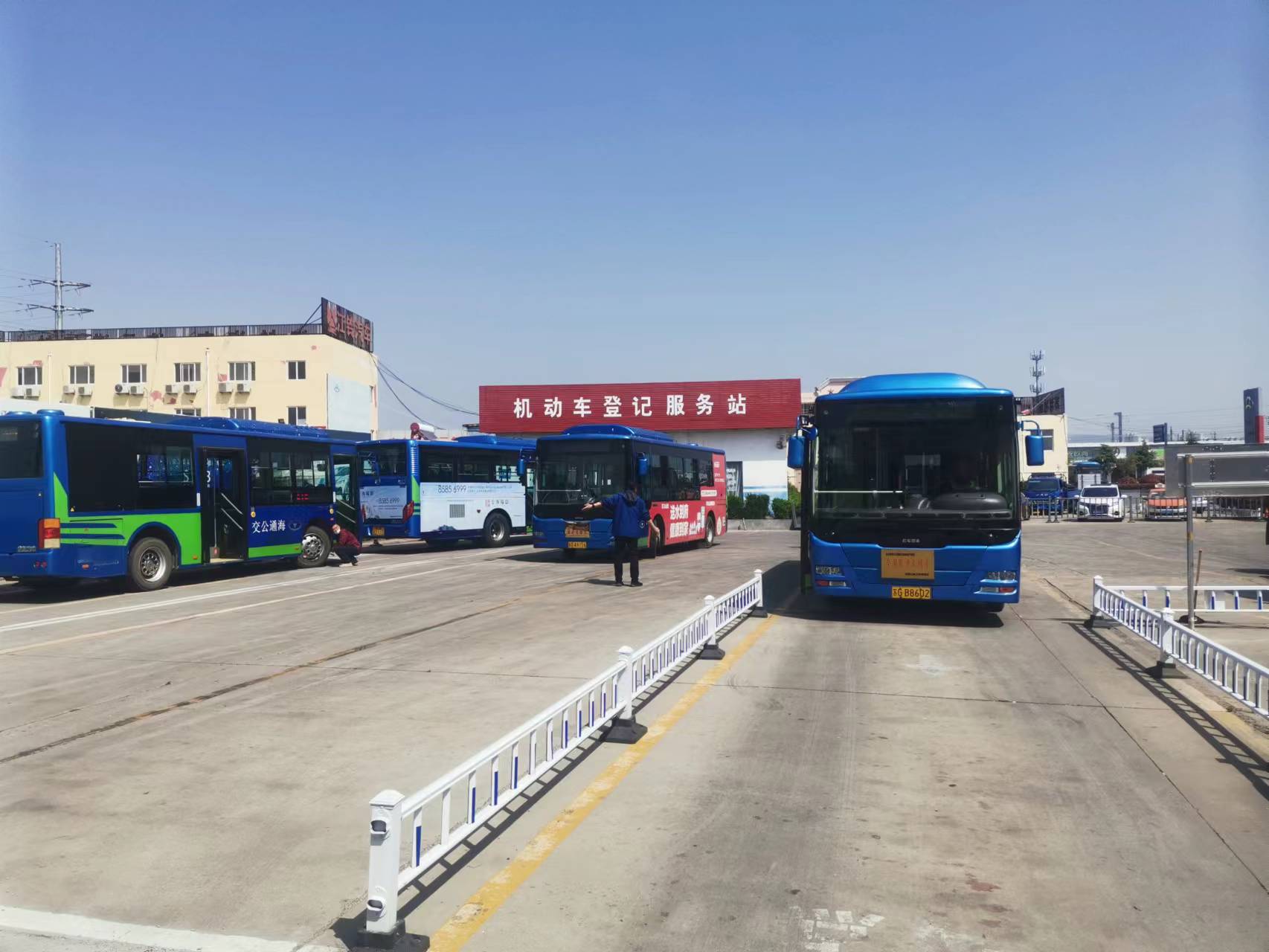 公交集團(tuán)公交事業(yè)一部積極開展車輛年審工作