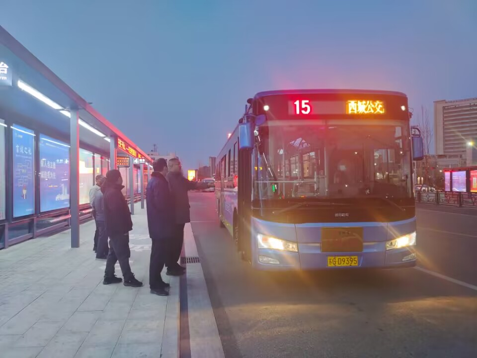 公交集團(tuán)公交事業(yè)一部開展晚班車檢查工作