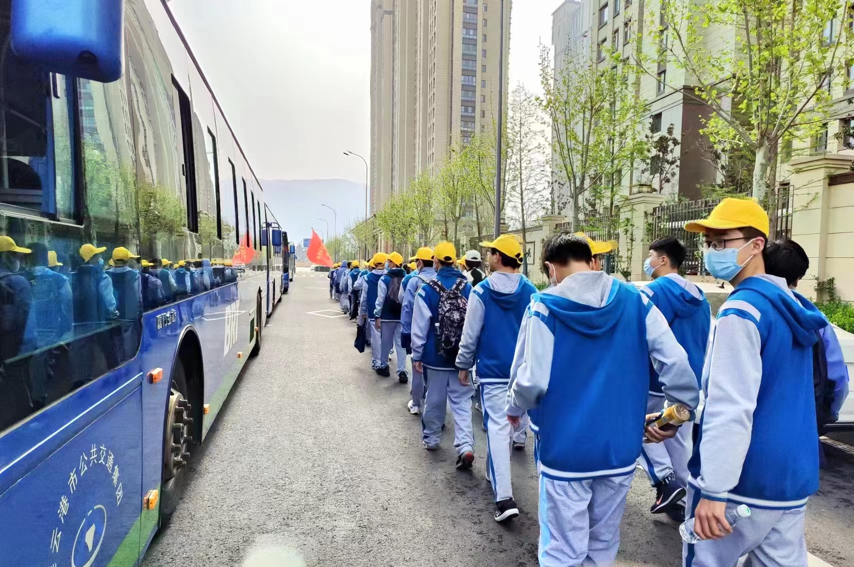 公交集團(tuán)圓滿完成連云港實(shí)驗(yàn)學(xué)校 定制公交任務(wù)