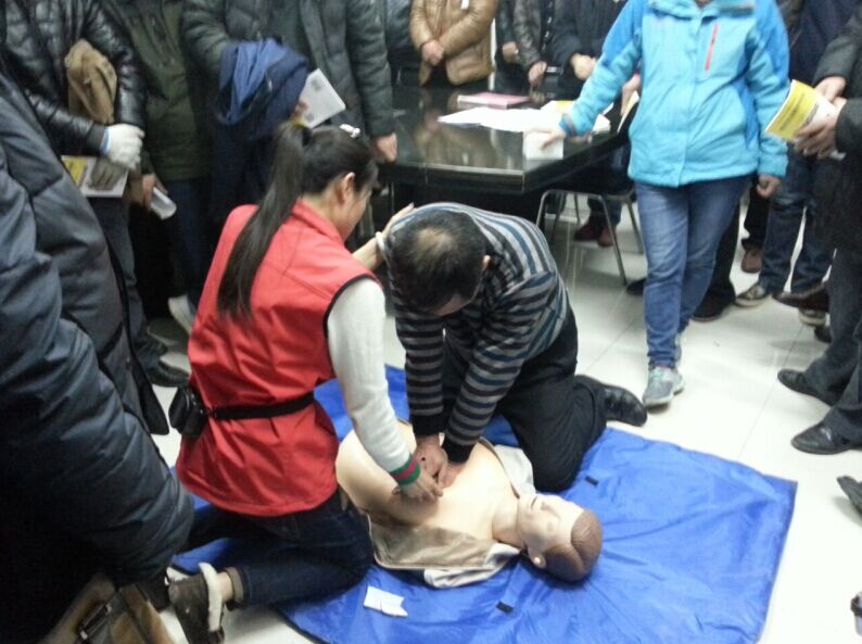 公交東部公司組織開展駕駛員應(yīng)急救護(hù)常識(shí)培訓(xùn)