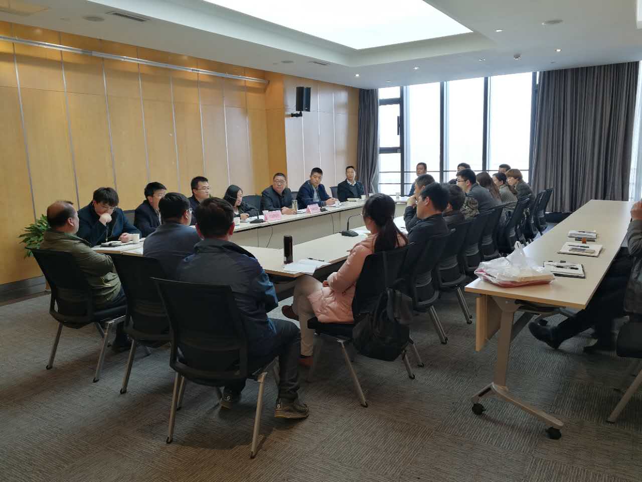 公交佳連公司赴開發(fā)區(qū)管委會(huì)參加 “企業(yè)定制公交”供需洽談會(huì)