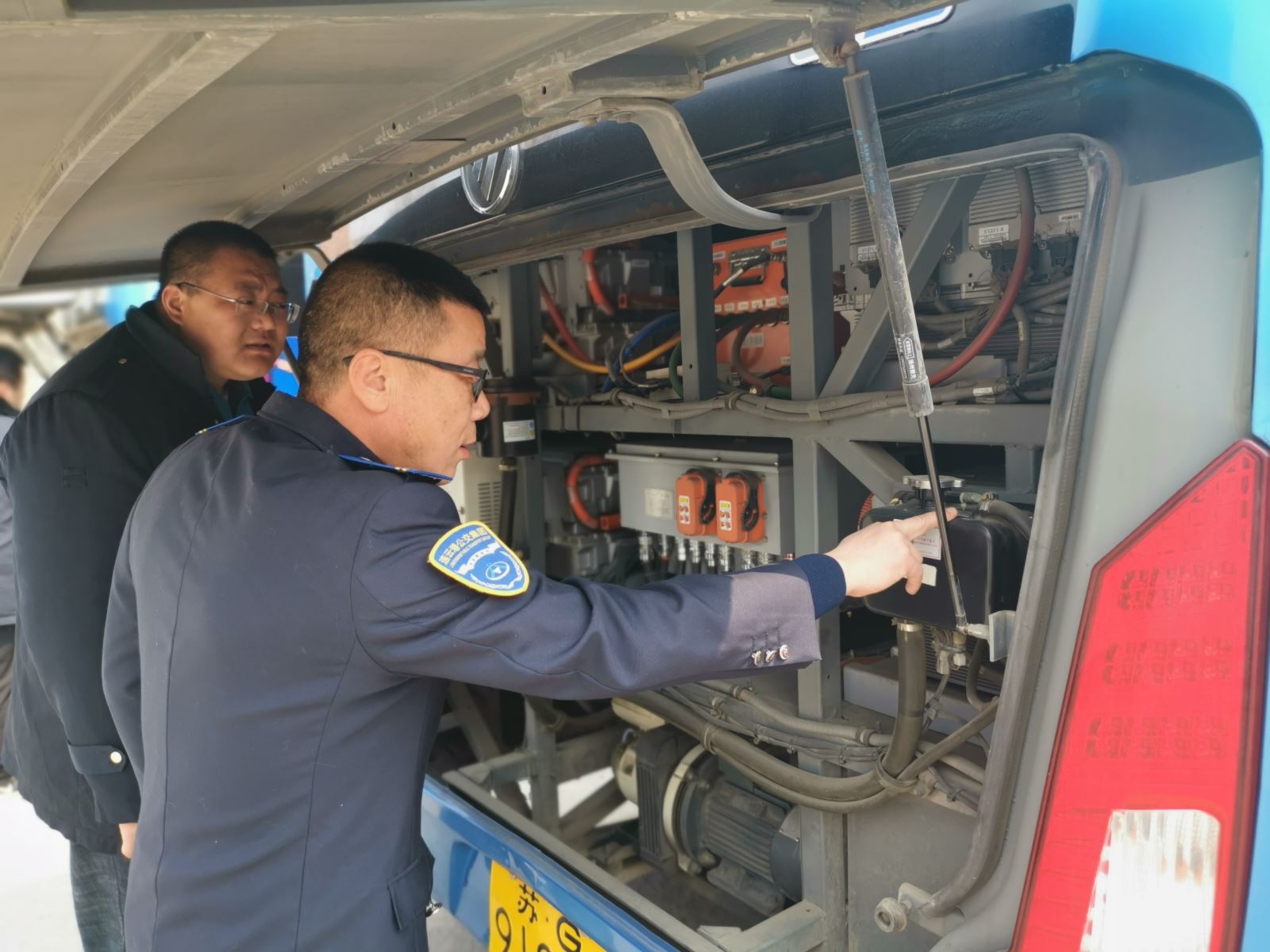 公交集團(tuán)公交事業(yè)一部 開(kāi)展春季安全、機(jī)務(wù)、運(yùn)營(yíng)聯(lián)合大檢查