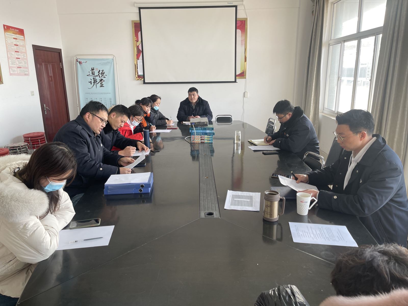 公交集團(tuán)公交事業(yè)二部召開2021年首次運(yùn)營生產(chǎn)會(huì)