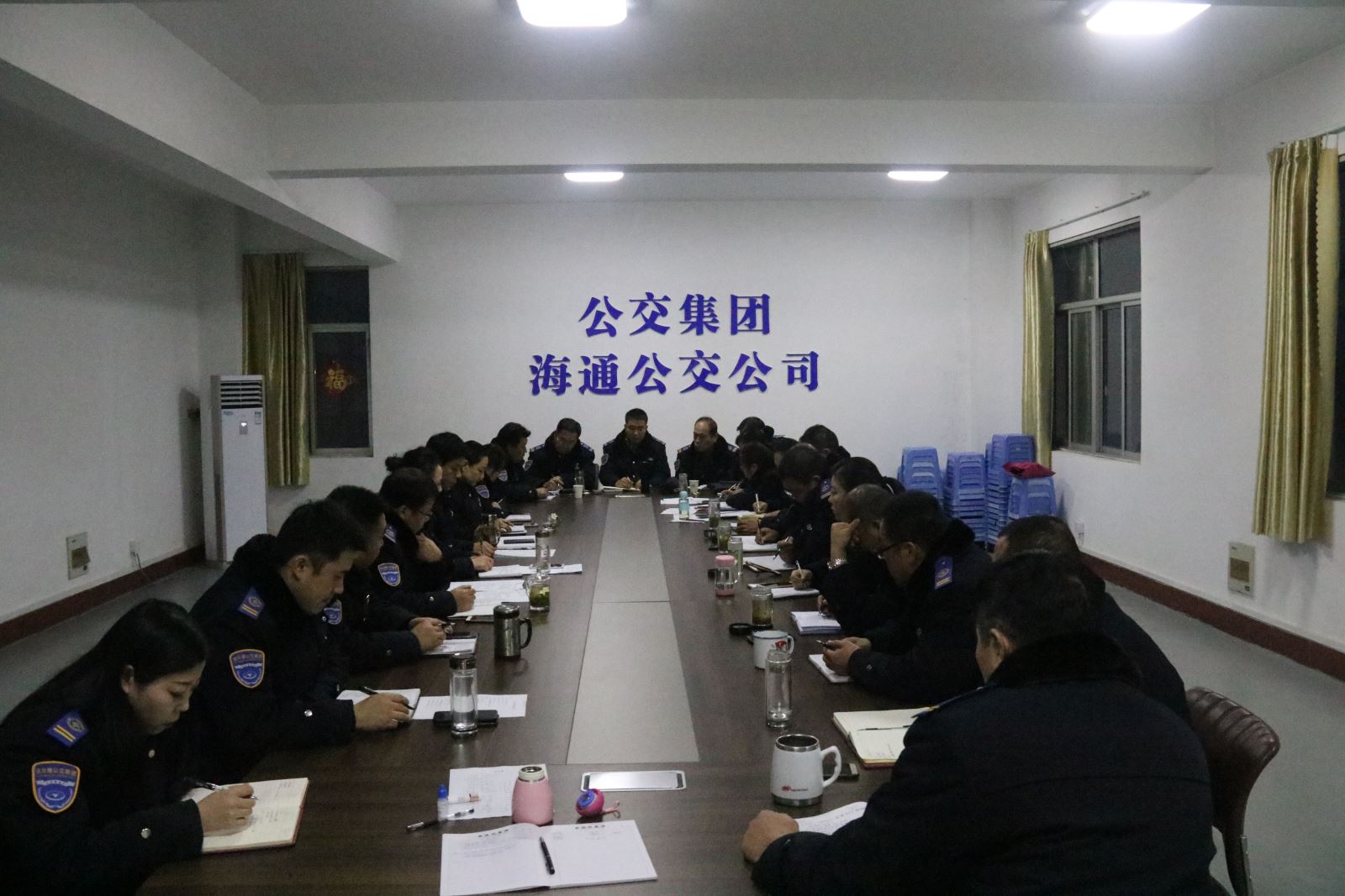 公交集團公交事業(yè)一部全面推行“六轉(zhuǎn)”服務(wù)工作法  助推扁平化改革促成效