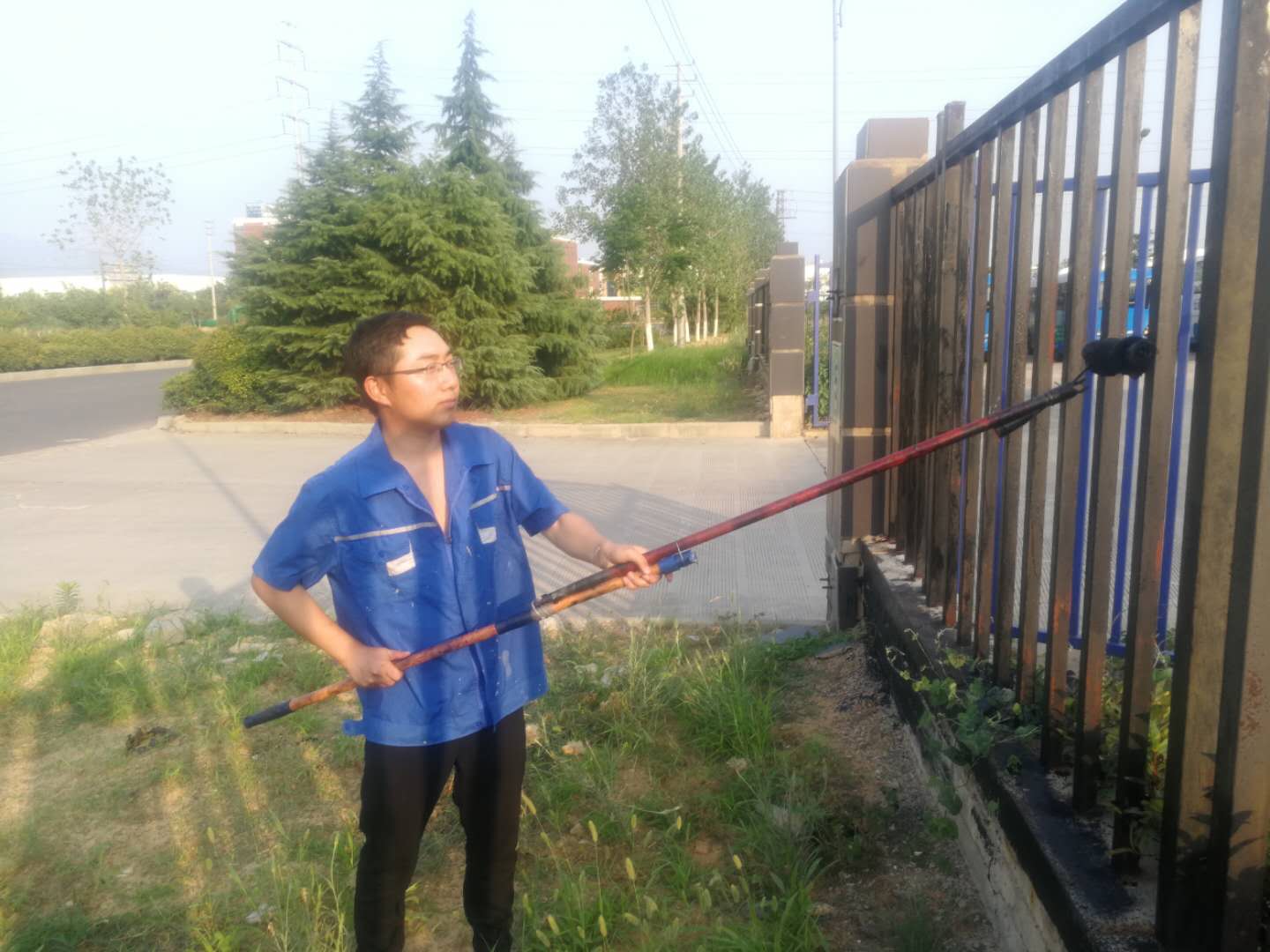 公交集團機務技術事業(yè)部開展環(huán)境提升改造工作