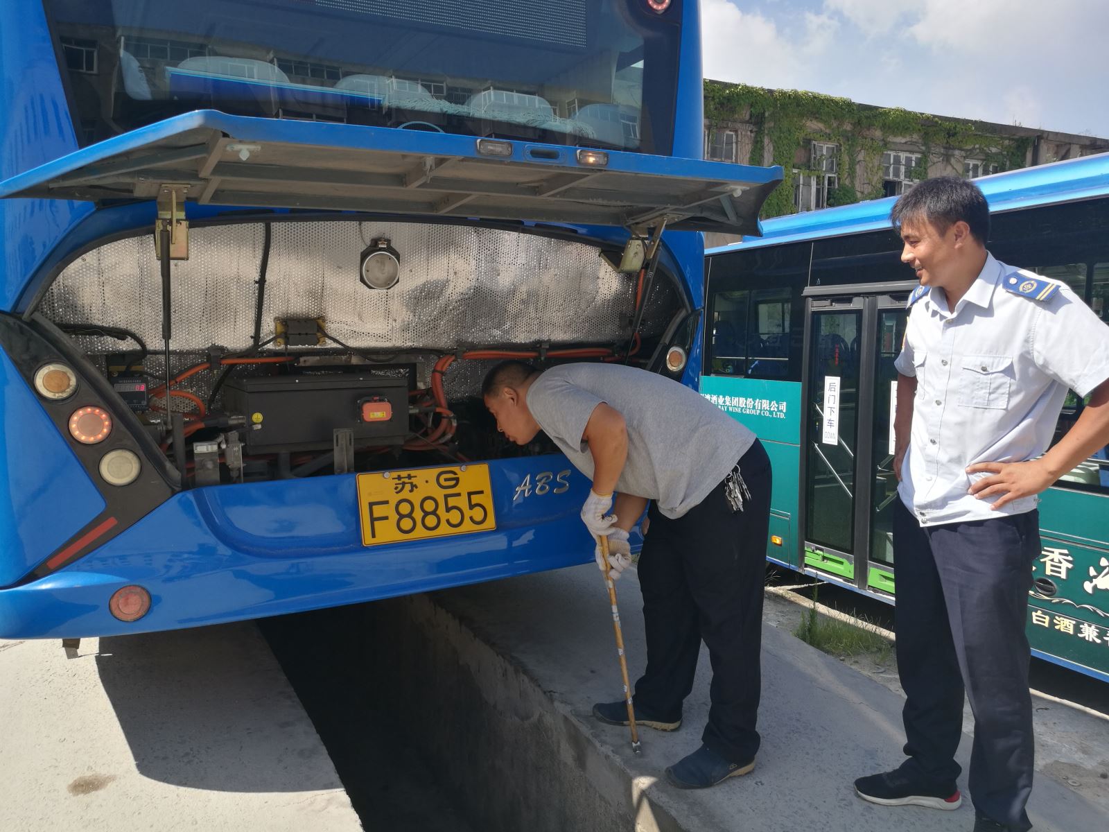 致敬高溫下的公交人（二）：因?yàn)橛心?，一路清?/></a></em>
        <div>
        <span><a href=