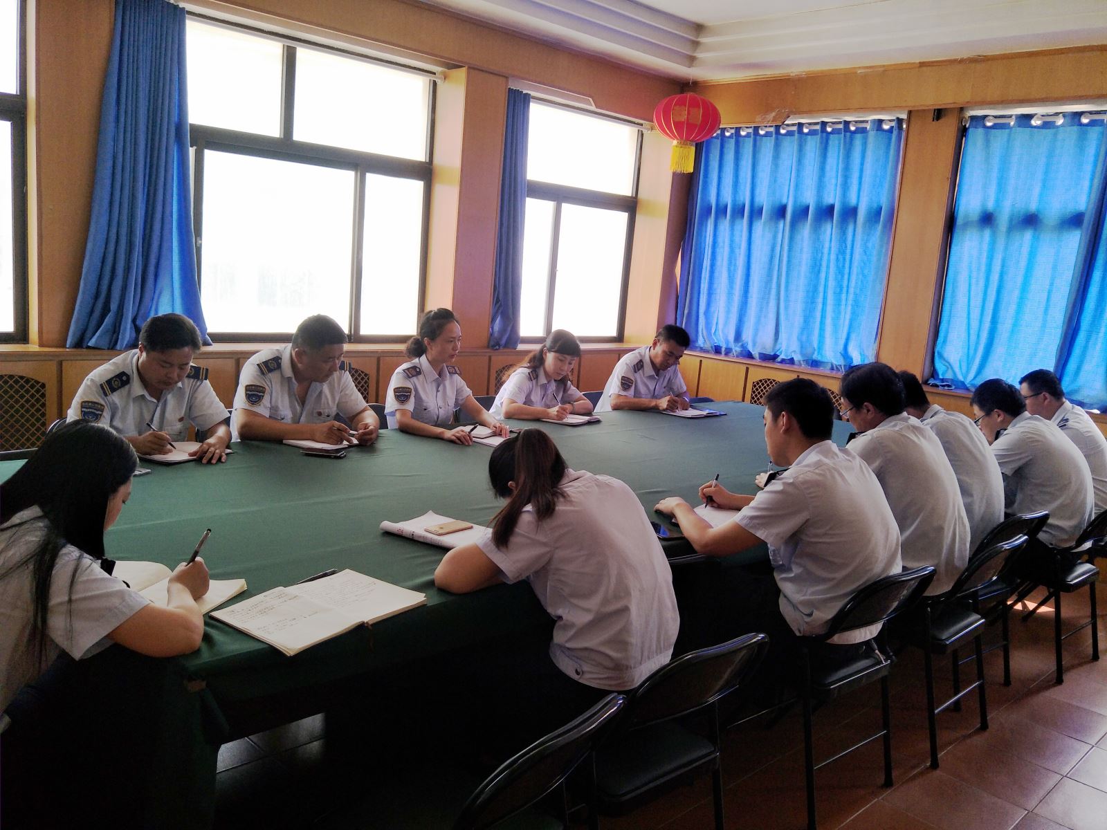 公交集團佳連公司召開學(xué)習(xí)宣傳市委十二屆六中全會精神學(xué)習(xí)專題會