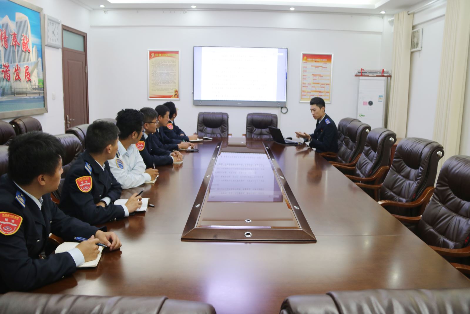 公交集團(tuán)生產(chǎn)運(yùn)營(yíng)部開展“標(biāo)準(zhǔn)化建設(shè)”培訓(xùn)