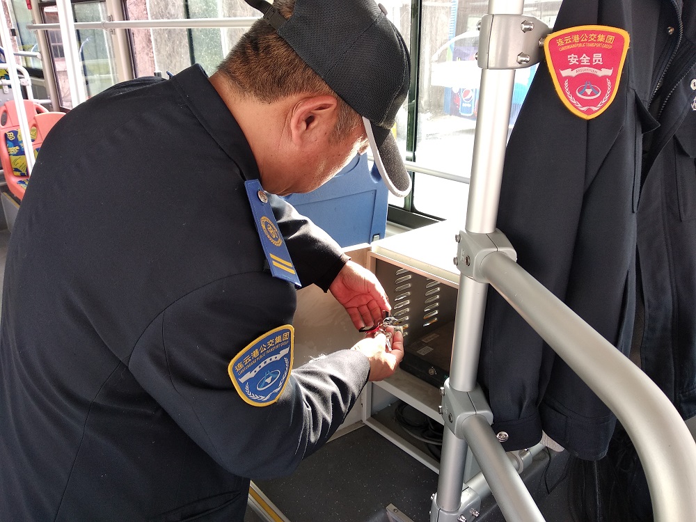 公交集團完成海通公交運營車輛報站系統(tǒng)程序升級改造工作