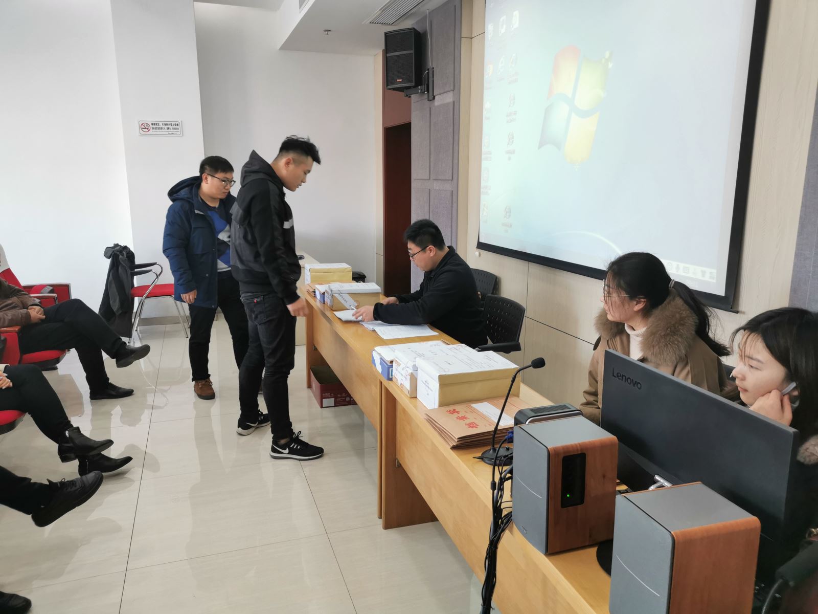 公交集團(tuán)公交車駕駛室安全隔離裝置采購安裝項目招標(biāo)工作順利完成