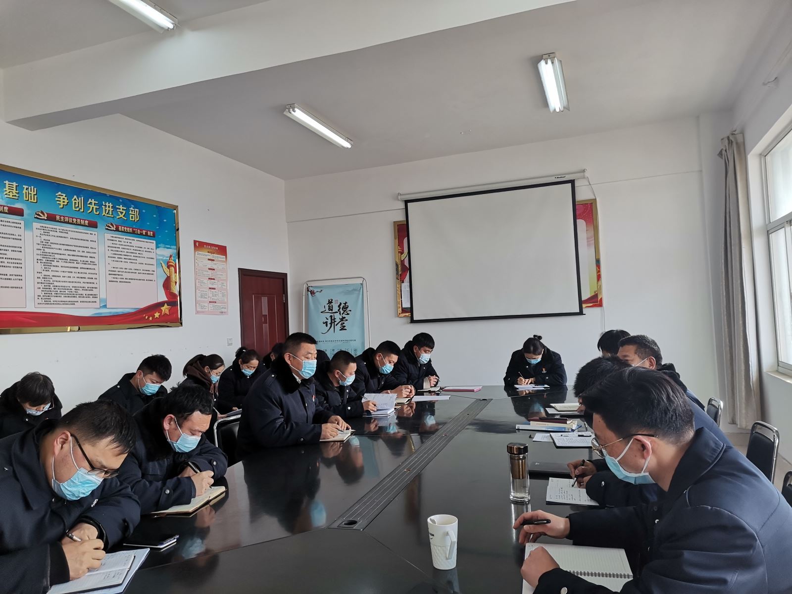 公交集團(tuán)公交事業(yè)二部召開2021年春運(yùn)動(dòng)員會(huì)