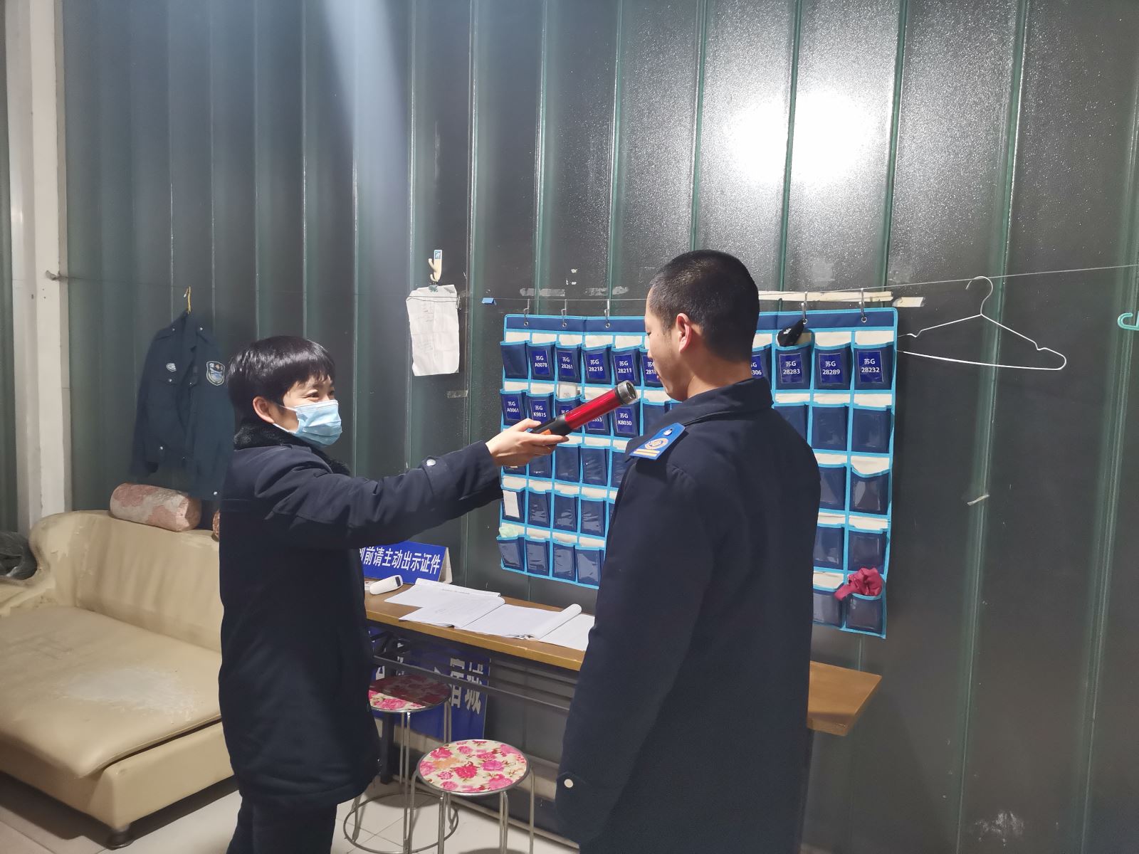 公交事業(yè)二部持續(xù)開展駕駛員崗前溫度、酒精、血壓測(cè)試工作