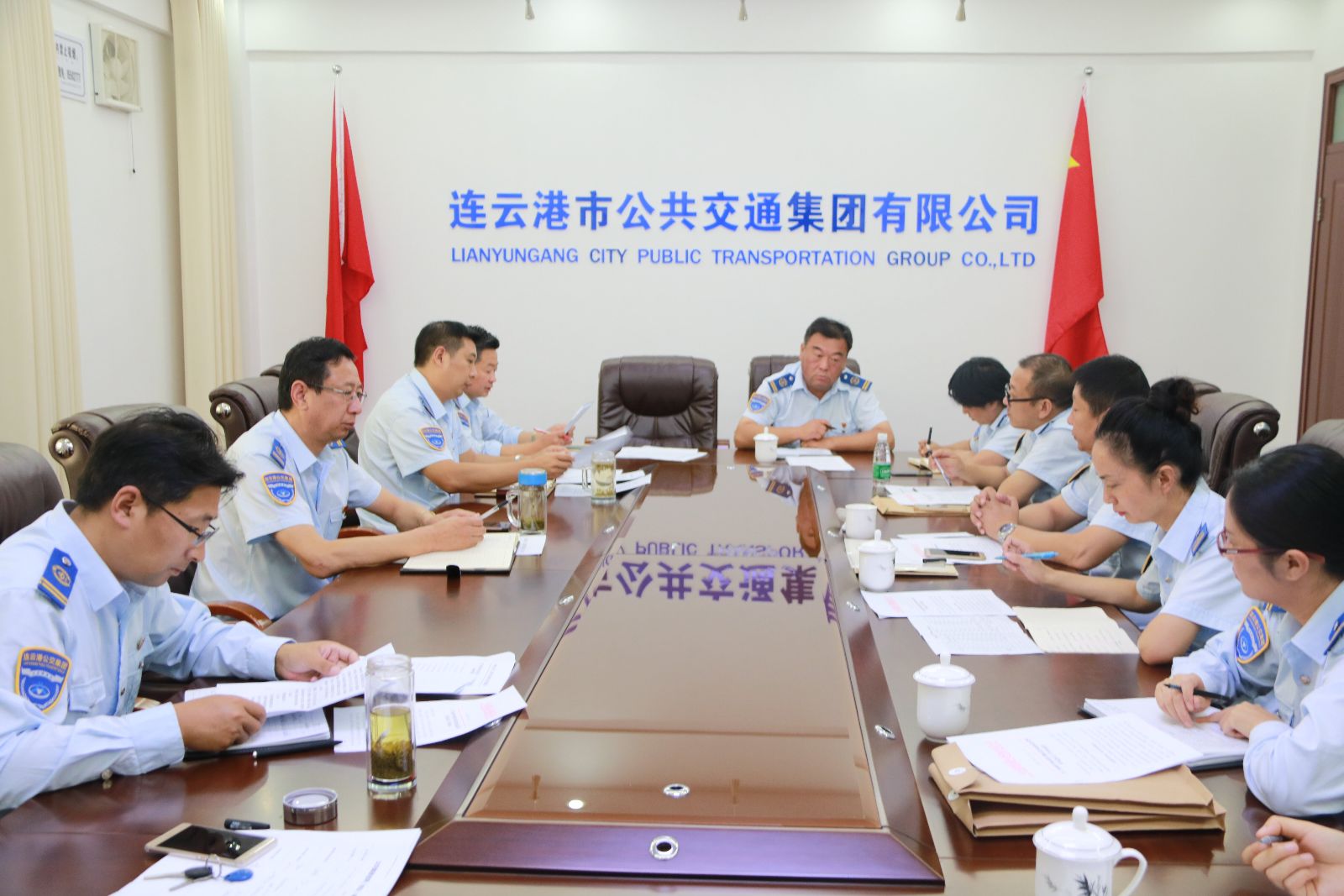 公交集團(tuán)召開9月份支部書記例會(huì)暨 黨風(fēng)廉政建設(shè)會(huì)議