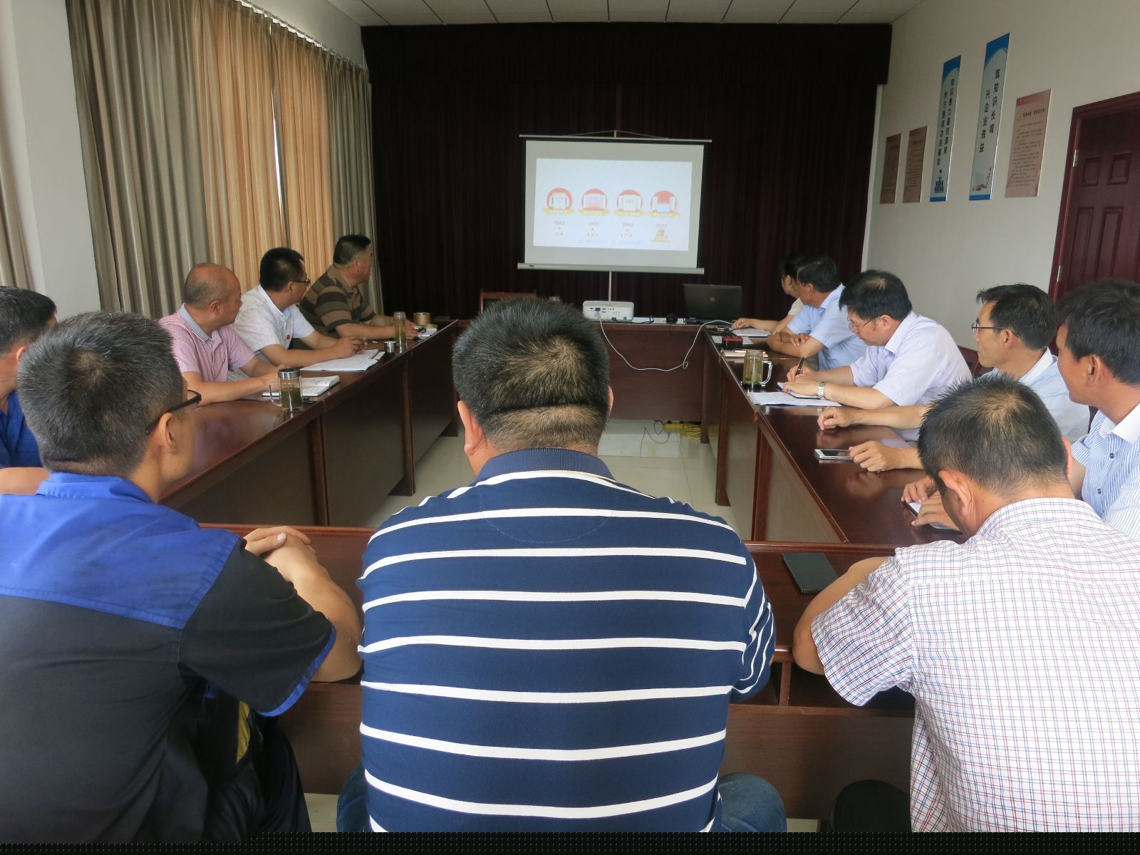 公交大浦廠、維修公司黨支部開展7月份“固定學(xué)習(xí)日”學(xué)習(xí)教育活動