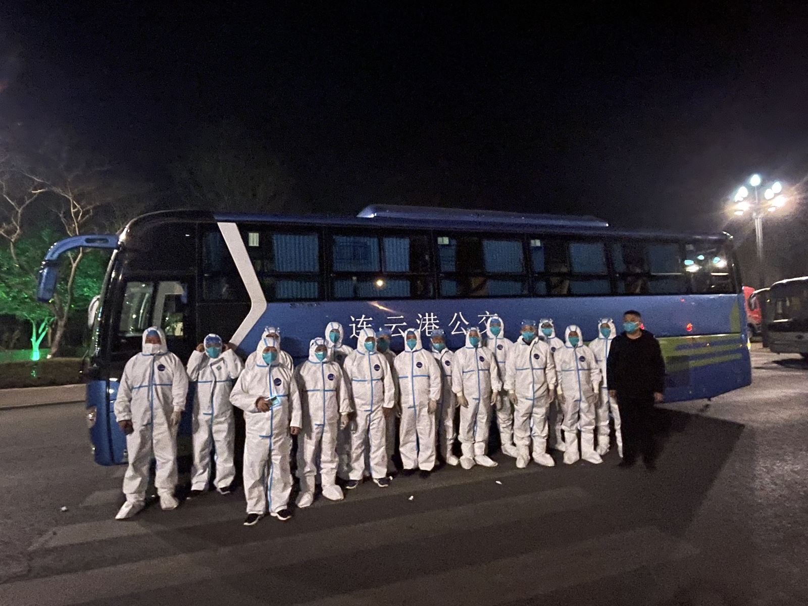 打響抗疫阻擊戰(zhàn)，公交集團(tuán)首批轉(zhuǎn)運(yùn)車輛正式啟用