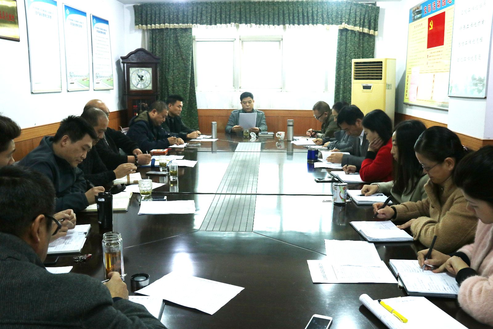 公交新浦公司開展《駕駛員營運服務規(guī)范》（試行）再動員會議