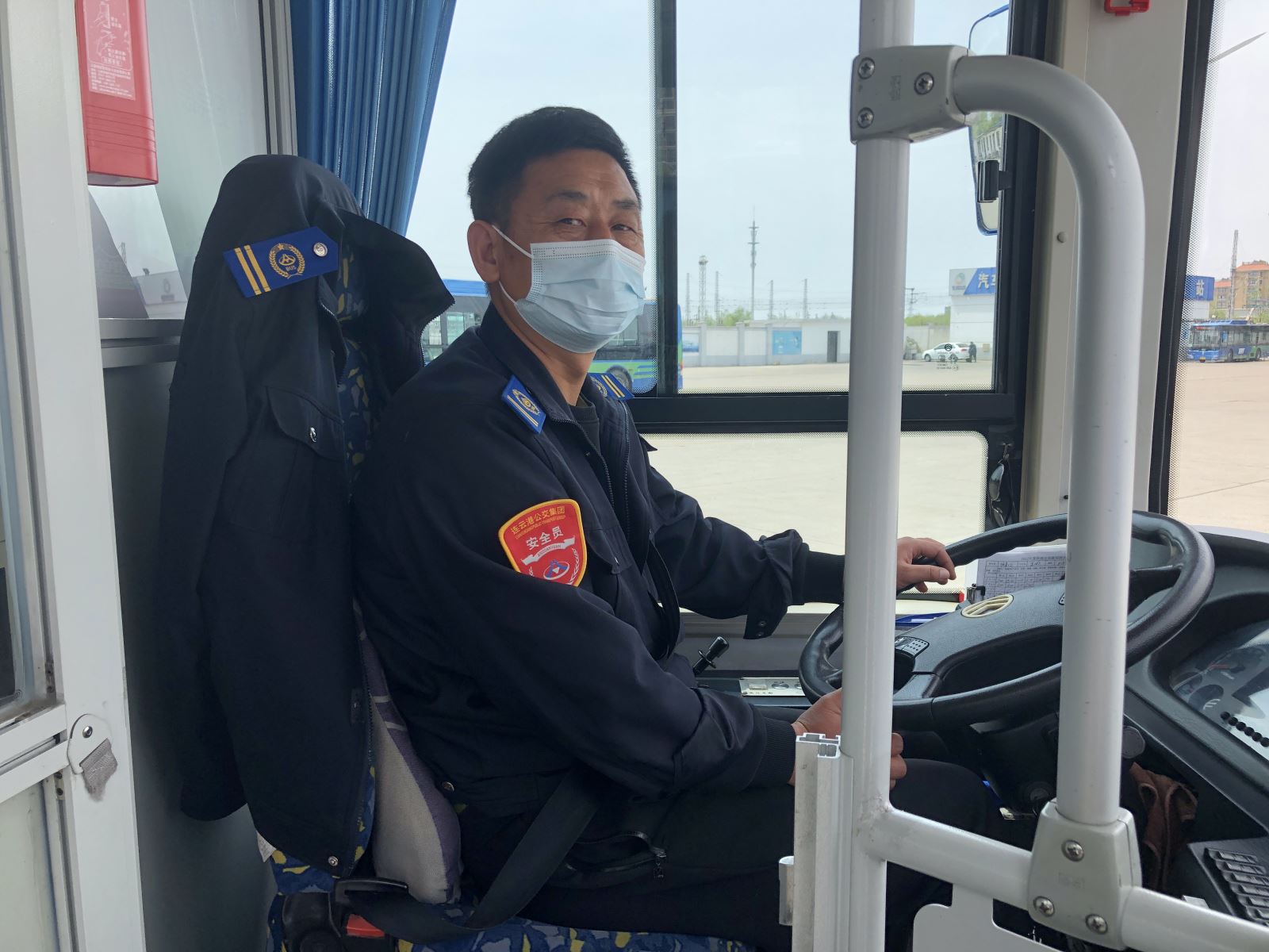 快速公交事業(yè)部B1K線駕駛員陶波拾手機(jī)歸還失主獲感謝